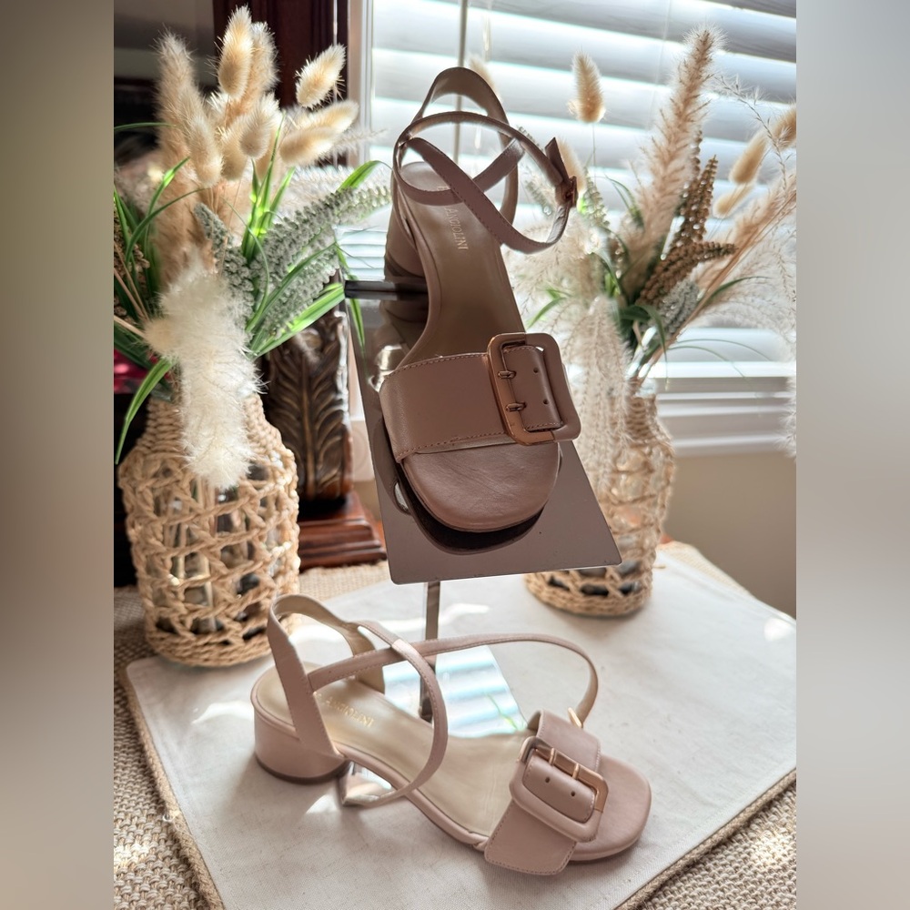 S101- Enzo Angiolini Tan Buckle Sandals